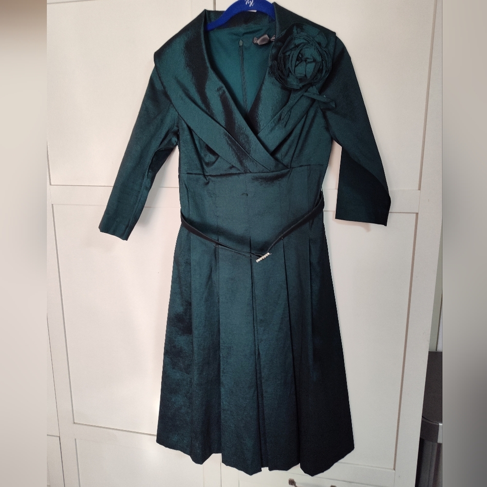 Special Event Holiday Appropriate Deep Green Portrait Collar Belted J Howard EUC